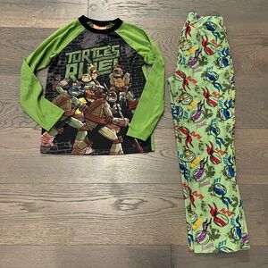 Ninja boys 2 piece pj set sz 7/8 VGUC